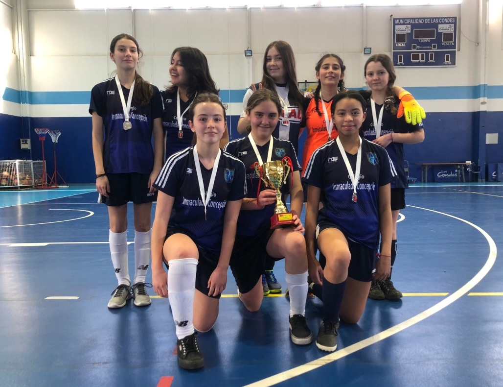¡Campeonas de Vitacura en Futsal Damas Sub-14 Etapa Comunal y 2° en la Etapa Provincial!