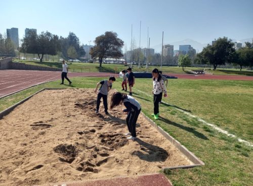 Taller de Atletismo en el Estadio Militar de Santiago