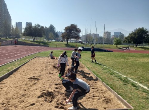 Taller de Atletismo en el Estadio Militar de Santiago