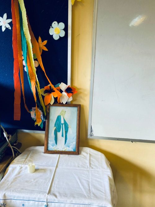 Inicio Mes de María: Altares en salas