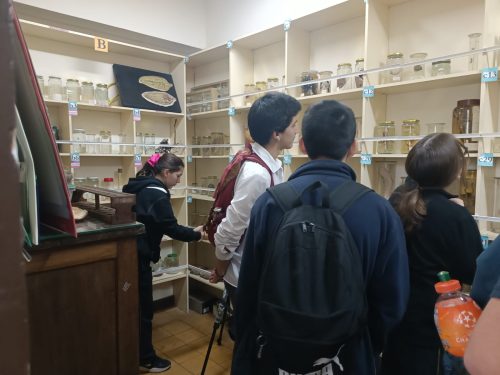 Nuestros(as) estudiantes visitan la Universidad Metropolitana de Ciencias de la Educación