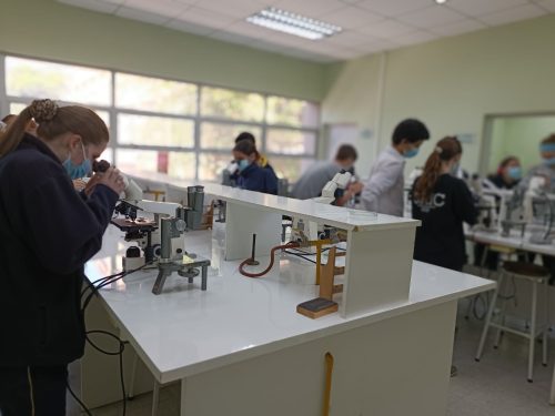 Nuestros(as) estudiantes visitan la Universidad Metropolitana de Ciencias de la Educación