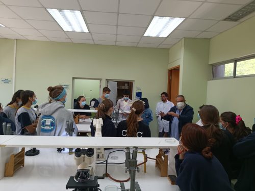 Nuestros(as) estudiantes visitan la Universidad Metropolitana de Ciencias de la Educación
