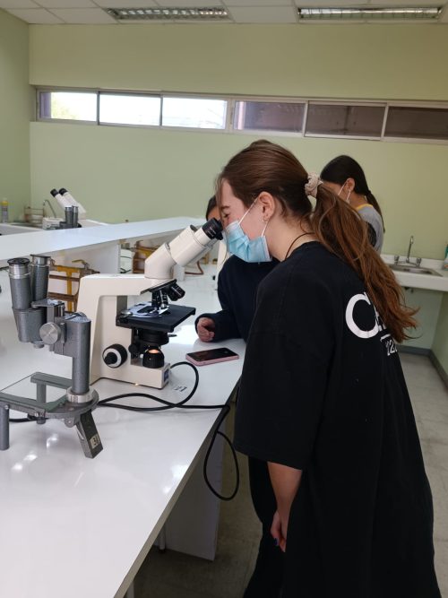 Nuestros(as) estudiantes visitan la Universidad Metropolitana de Ciencias de la Educación