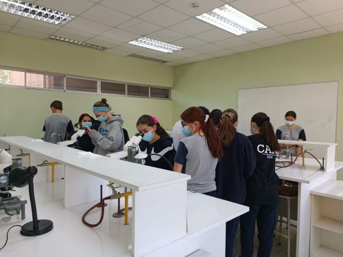 Nuestros(as) estudiantes visitan la Universidad Metropolitana de Ciencias de la Educación