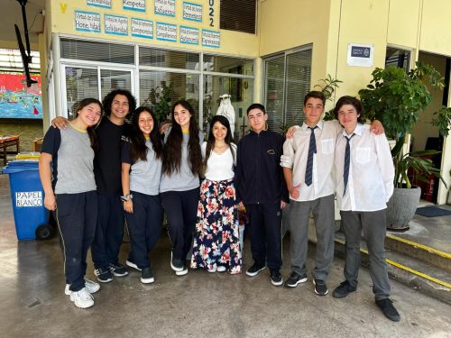 Nuestro colegio presente en la semifinal del concurso del Banco Central