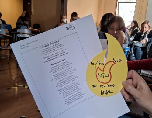 Nuestros/as docentes celebran Pentecostés