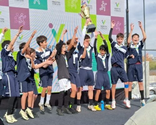 ¡Campeones Mini e Infantil del Interescolar Futbolito de Vitacura 2024!