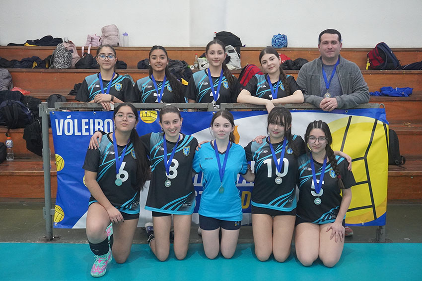 Vicecampeonas del Vóleibol Intermedia Damas en las Olimpiadas BostonEduca