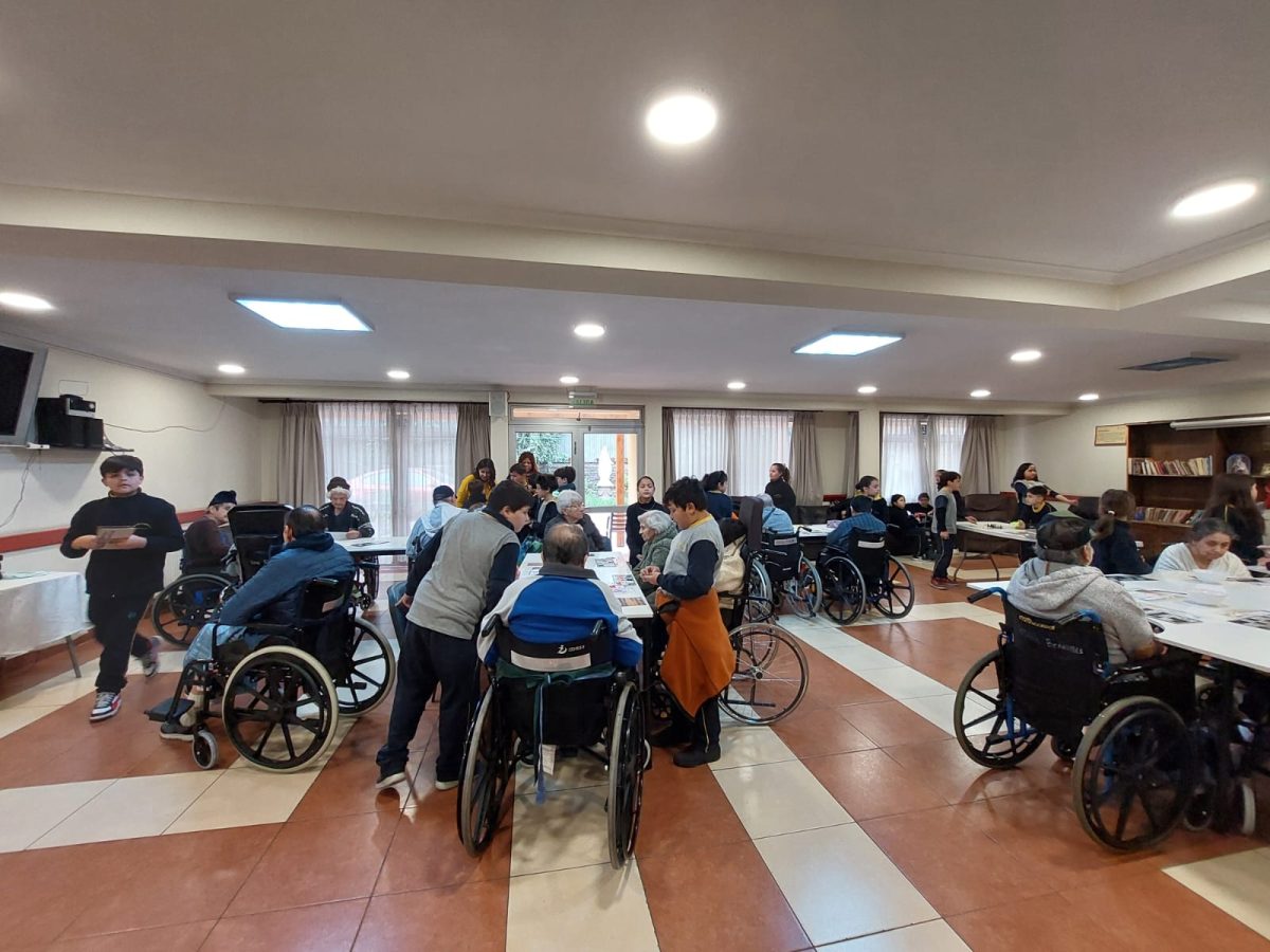 Visita solidaria a Fundación Las Rosas