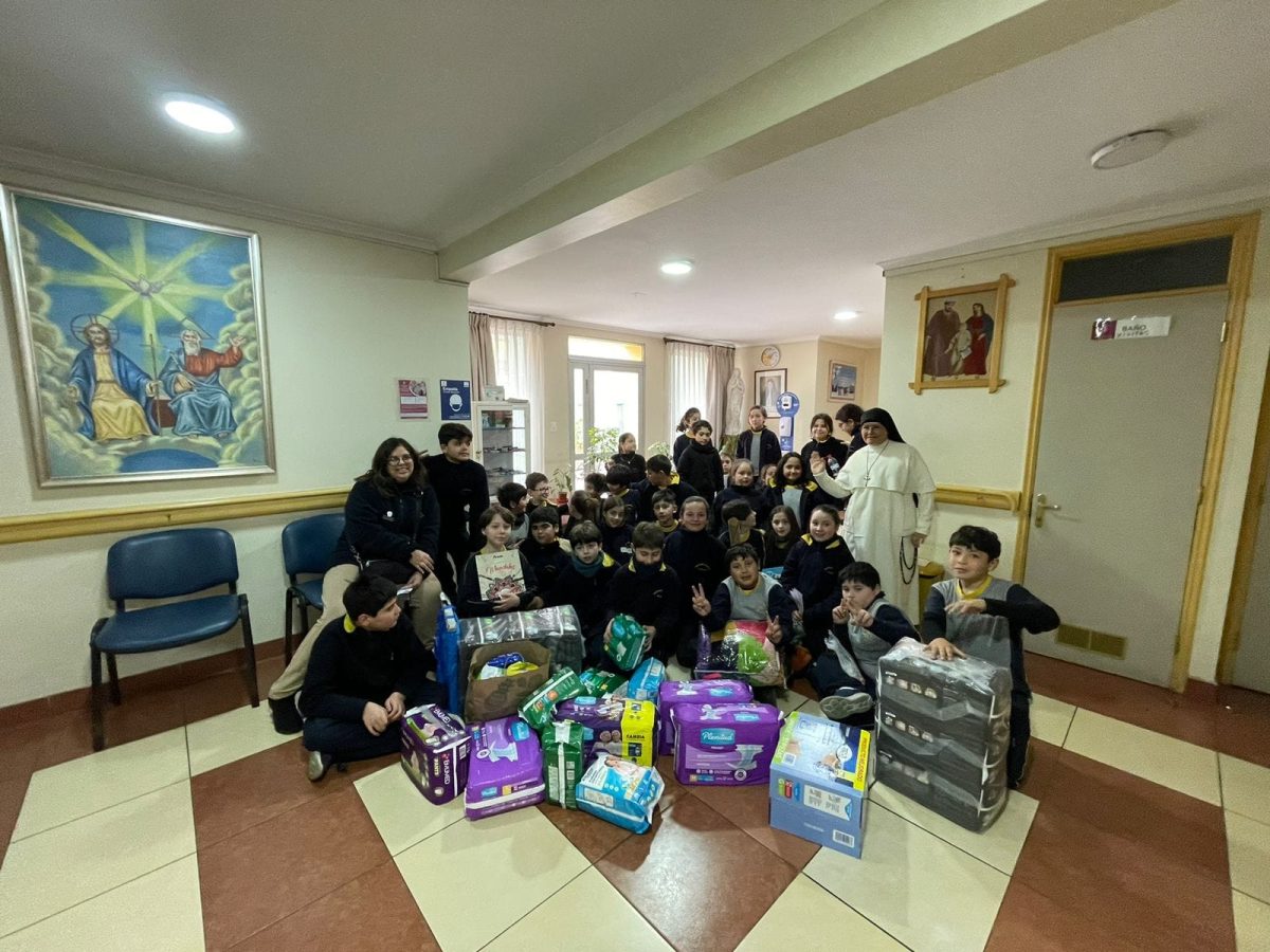 Visita solidaria a Fundación Las Rosas