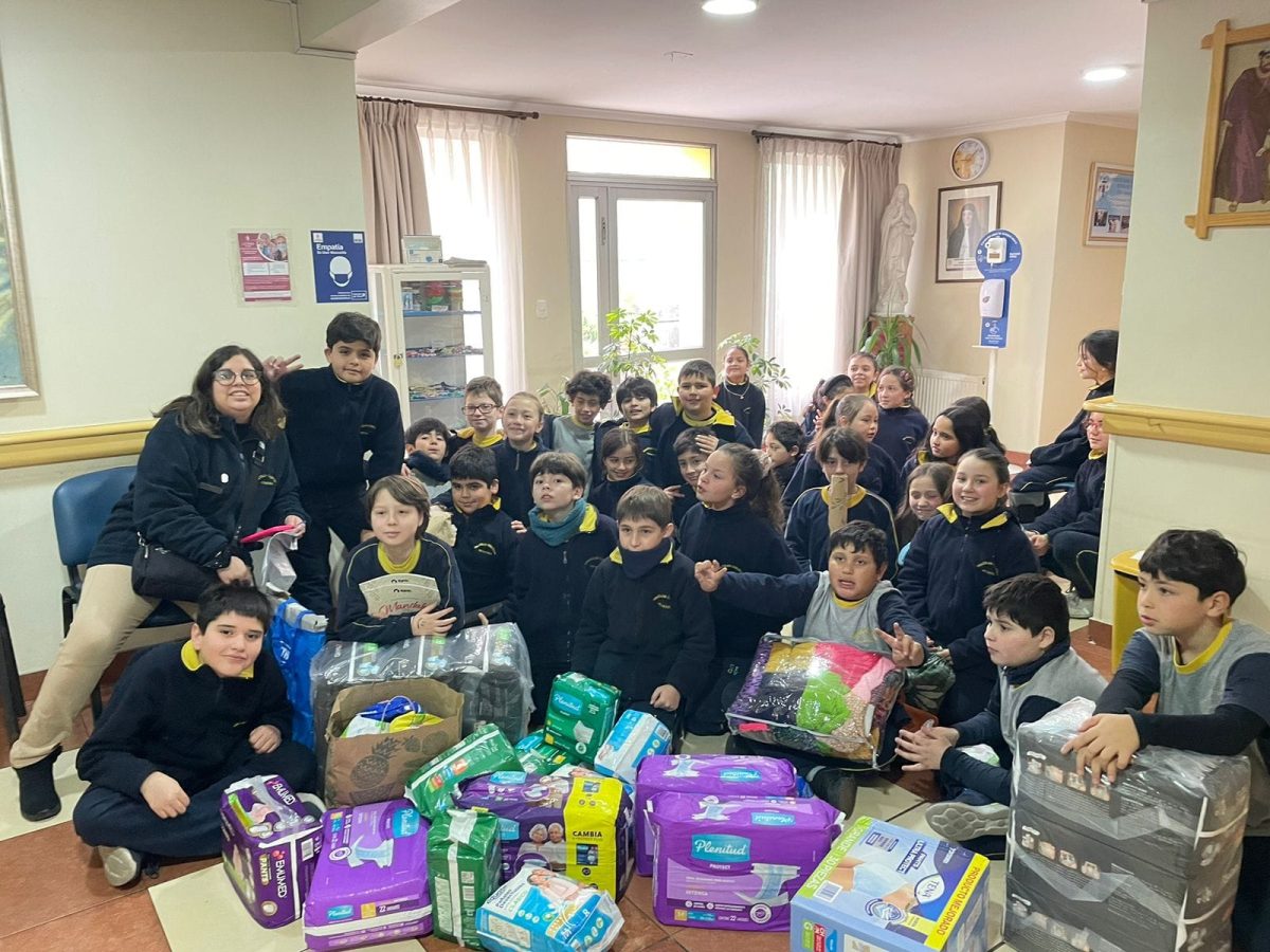 Visita solidaria a Fundación Las Rosas