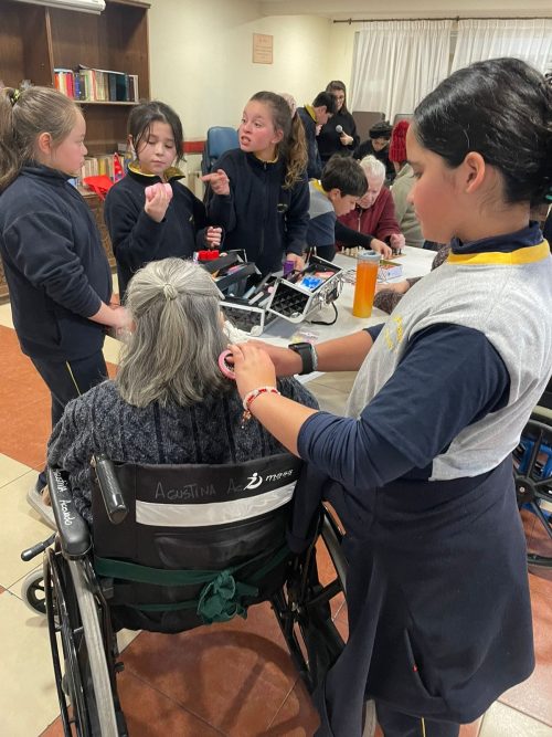 Visita solidaria a Fundación Las Rosas