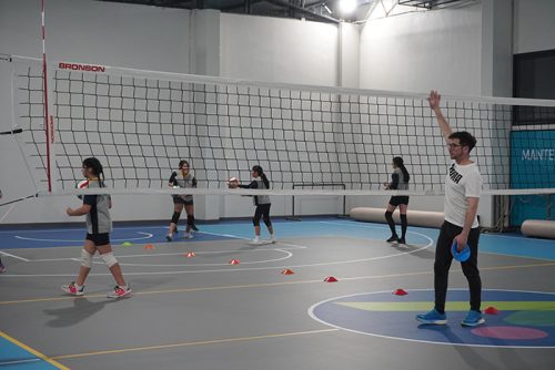La Selección de Vóleibol Damas CICV entrena en el nuevo gimnasio del Club Vitacura