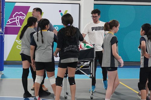 La Selección de Vóleibol Damas CICV entrena en el nuevo gimnasio del Club Vitacura