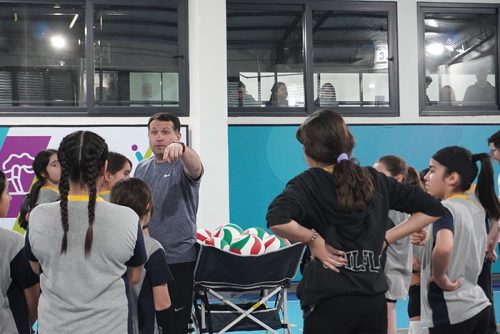 La Selección de Vóleibol Damas CICV entrena en el nuevo gimnasio del Club Vitacura