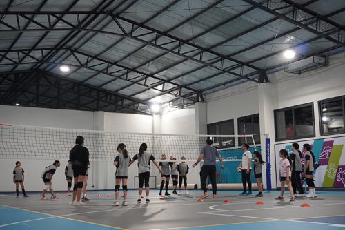 La Selección de Vóleibol Damas CICV entrena en el nuevo gimnasio del Club Vitacura