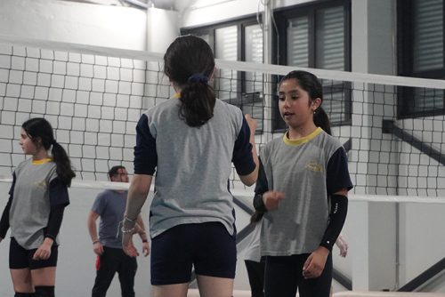 La Selección de Vóleibol Damas CICV entrena en el nuevo gimnasio del Club Vitacura