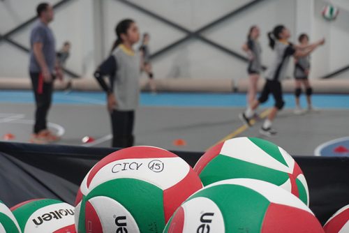 La Selección de Vóleibol Damas CICV entrena en el nuevo gimnasio del Club Vitacura