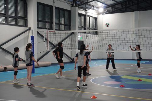 La Selección de Vóleibol Damas CICV entrena en el nuevo gimnasio del Club Vitacura