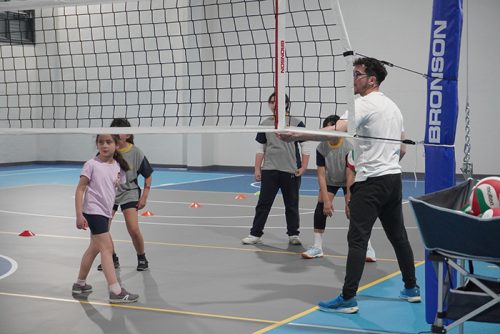 La Selección de Vóleibol Damas CICV entrena en el nuevo gimnasio del Club Vitacura