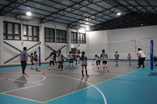 La Selección de Vóleibol Damas CICV entrena en el nuevo gimnasio del Club Vitacura