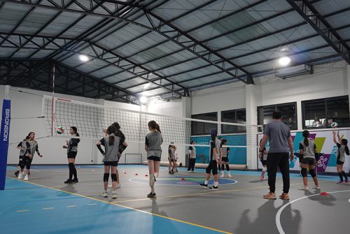 La Selección de Vóleibol Damas CICV entrena en el nuevo gimnasio del Club Vitacura
