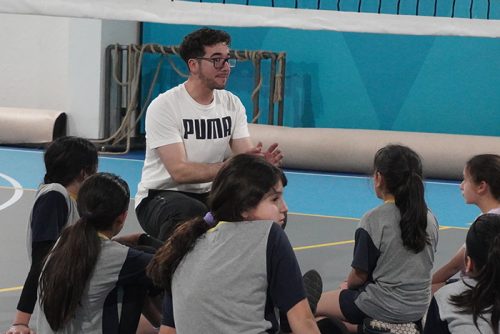 La Selección de Vóleibol Damas CICV entrena en el nuevo gimnasio del Club Vitacura