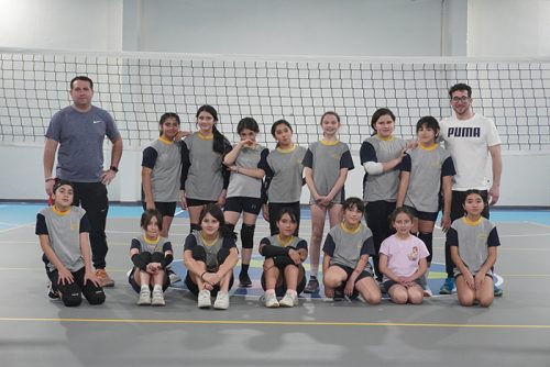 La Selección de Vóleibol Damas CICV entrena en el nuevo gimnasio del Club Vitacura