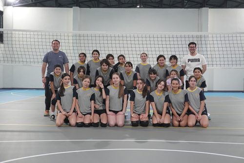 La Selección de Vóleibol Damas CICV entrena en el nuevo gimnasio del Club Vitacura