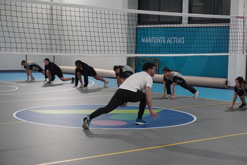 La Selección de Vóleibol Damas CICV entrena en el nuevo gimnasio del Club Vitacura