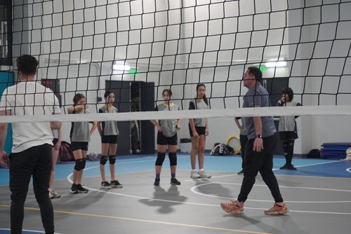 La Selección de Vóleibol Damas CICV entrena en el nuevo gimnasio del Club Vitacura