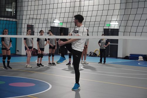 La Selección de Vóleibol Damas CICV entrena en el nuevo gimnasio del Club Vitacura