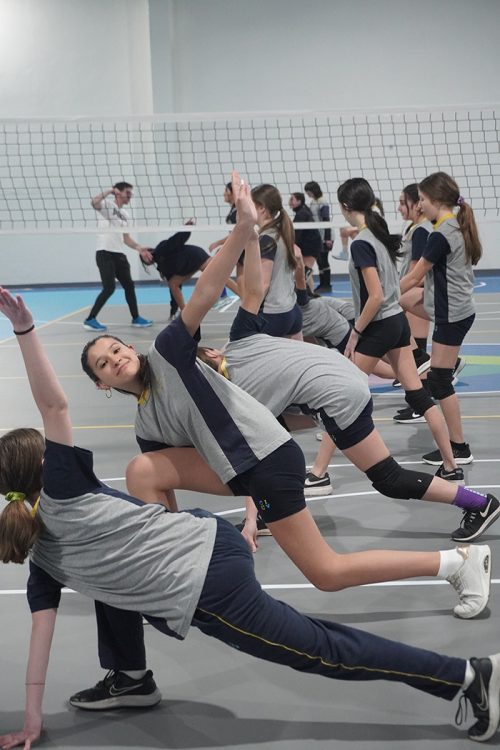 La Selección de Vóleibol Damas CICV entrena en el nuevo gimnasio del Club Vitacura