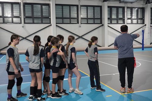 La Selección de Vóleibol Damas CICV entrena en el nuevo gimnasio del Club Vitacura