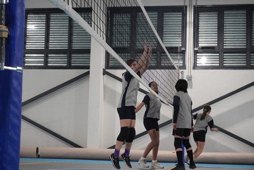 La Selección de Vóleibol Damas CICV entrena en el nuevo gimnasio del Club Vitacura