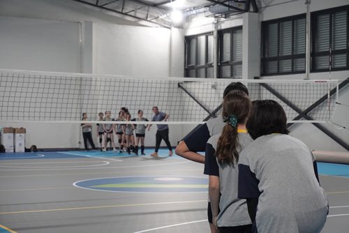 La Selección de Vóleibol Damas CICV entrena en el nuevo gimnasio del Club Vitacura