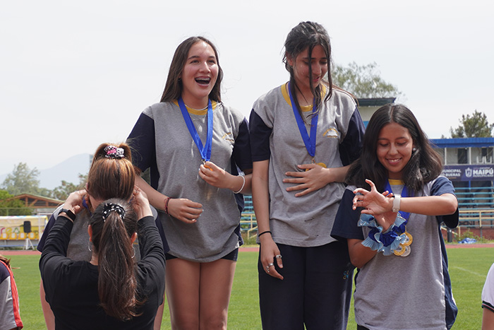 Nuestro colegio presente en jornada de Atletismo 7° Básico a IV Medio de las Olimpiadas BostonEduca