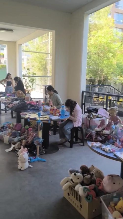 ¡Primera Feria de las Pulgas en el CICV: una comunidad que se apoya!