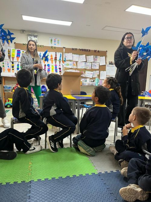 Estudiantes participaron en significativa actividad por la infancia