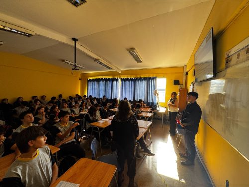 La Universidad Adolfo Ibáñez realizó taller para I Medio