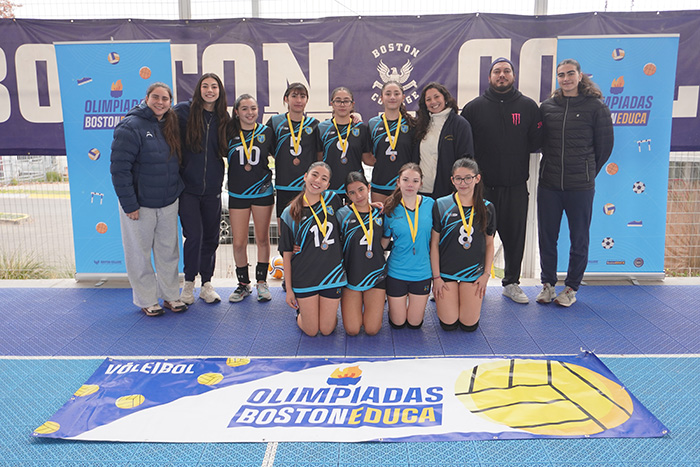 Tercer lugar en el Vóleibol Intermedia Damas de las Olimpiadas BostonEduca 2025