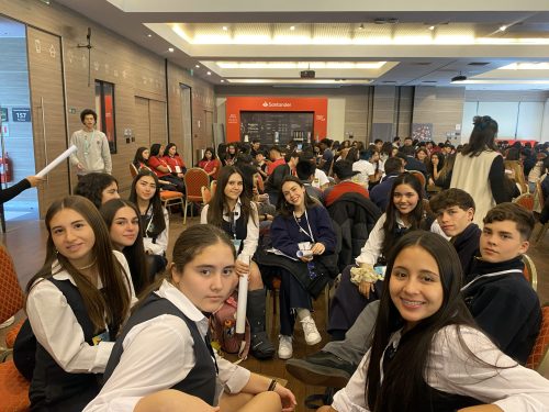 Estudiantes de nuestro colegio participan en cumbre de líderes para prevenir la violencia escolar