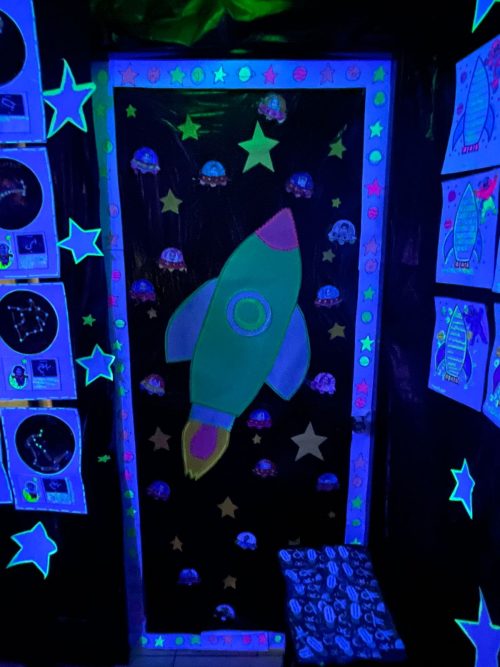 Pre Kínder y Kínder viajaron por el universo con imaginación y alegría