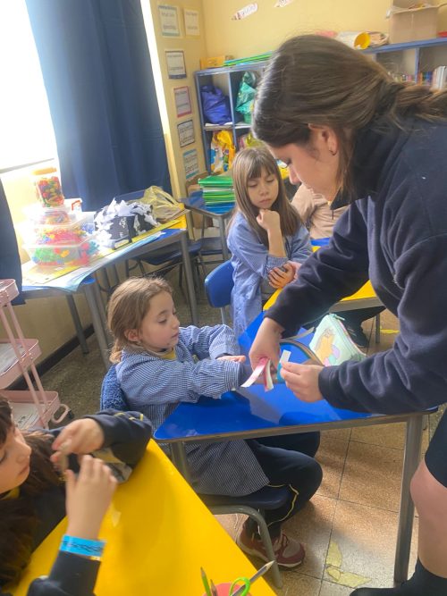 Estudiantes se forman como líderes en jornada contra la violencia escolar