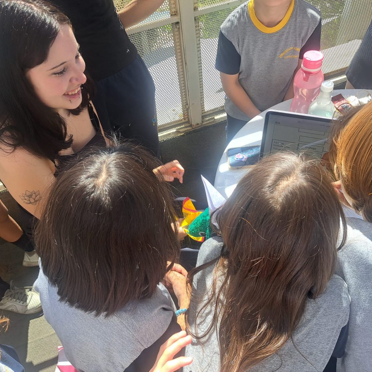 Explorando el Cuerpo Humano desde la Ciencia y la Creatividad