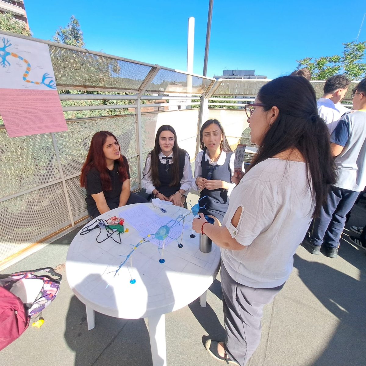 Explorando el Cuerpo Humano desde la Ciencia y la Creatividad