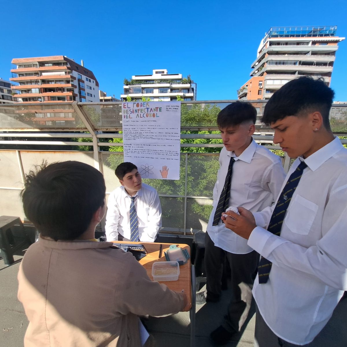 Explorando el Cuerpo Humano desde la Ciencia y la Creatividad