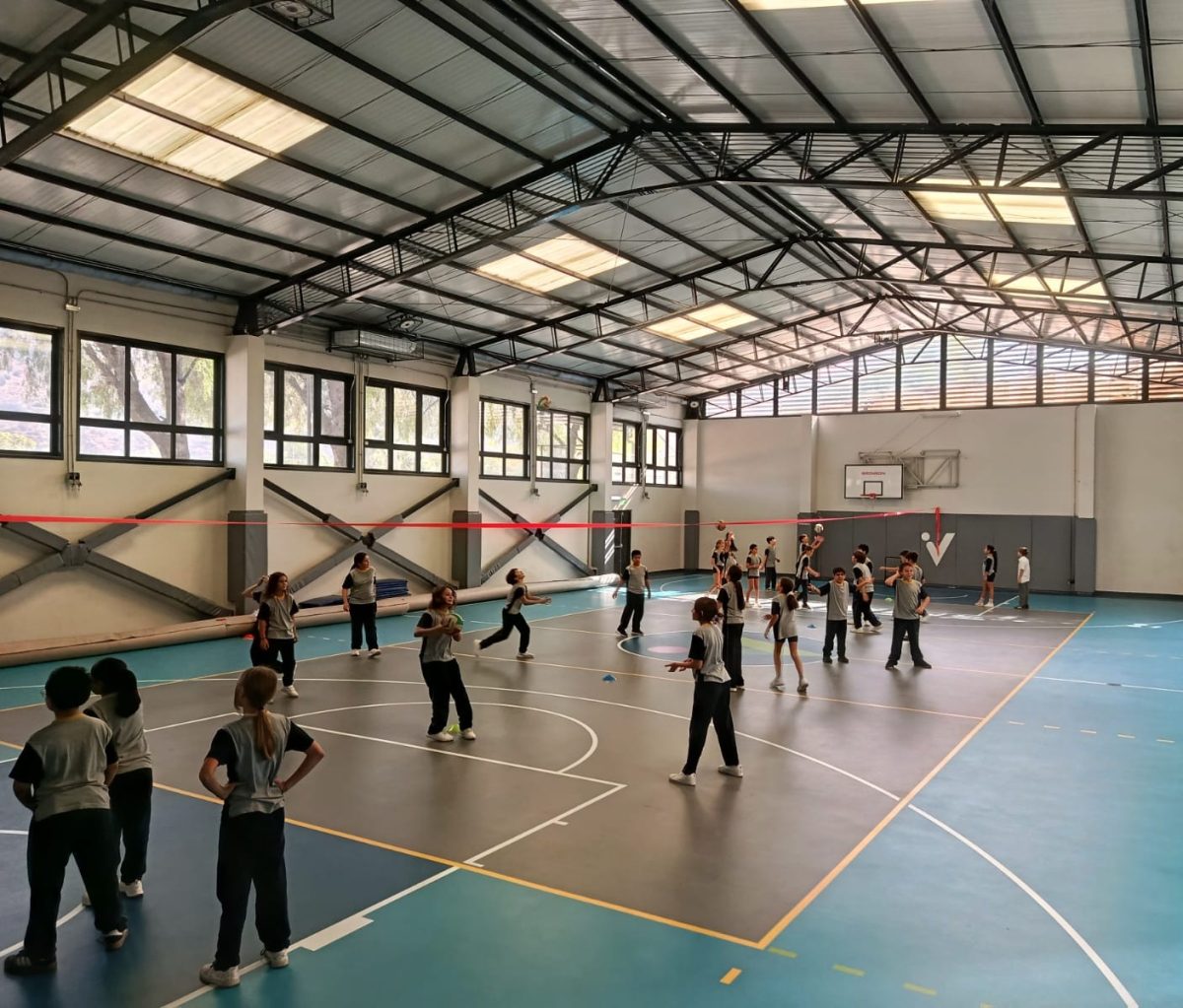 Estudiantes CICV disfrutan de sus clases de Educación Física en instalaciones de primer nivel