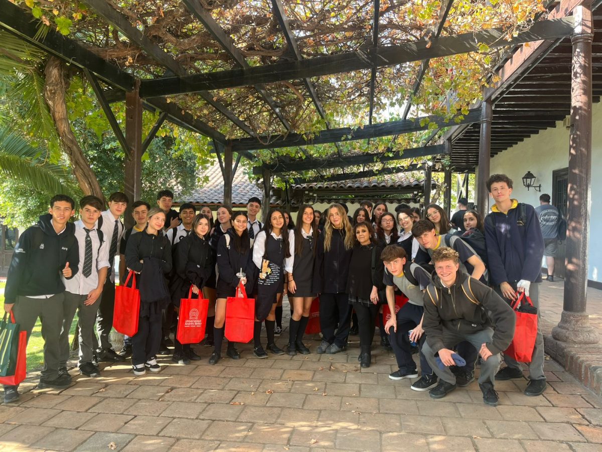 Explorando el futuro: los alumnos de IV Medio inician sus salidas pedagógicas